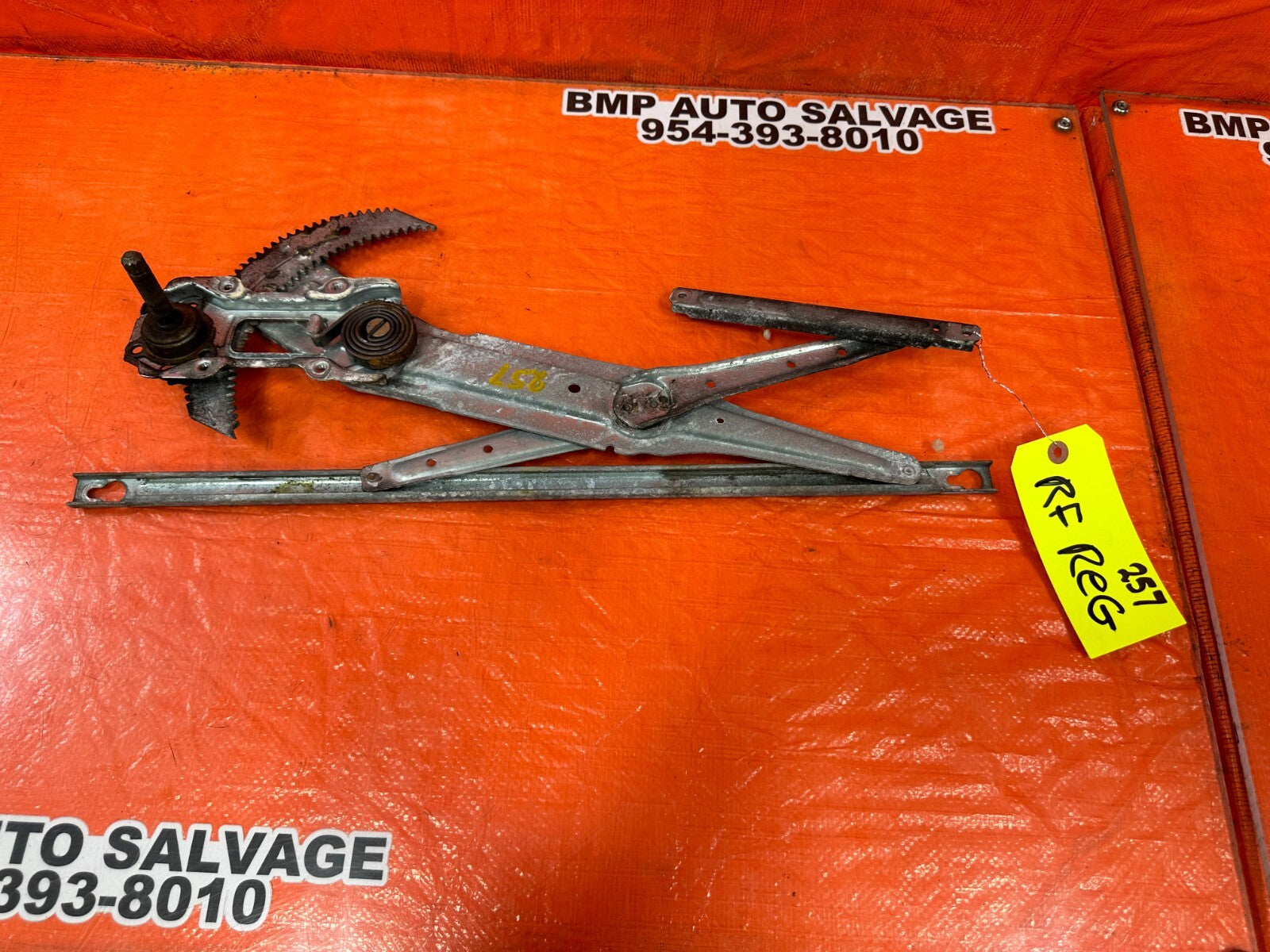 92 95 HONDA CIVIC DX COUPE HATCH RIGHT NON POWER WINDOW REGULATOR OEM 2570