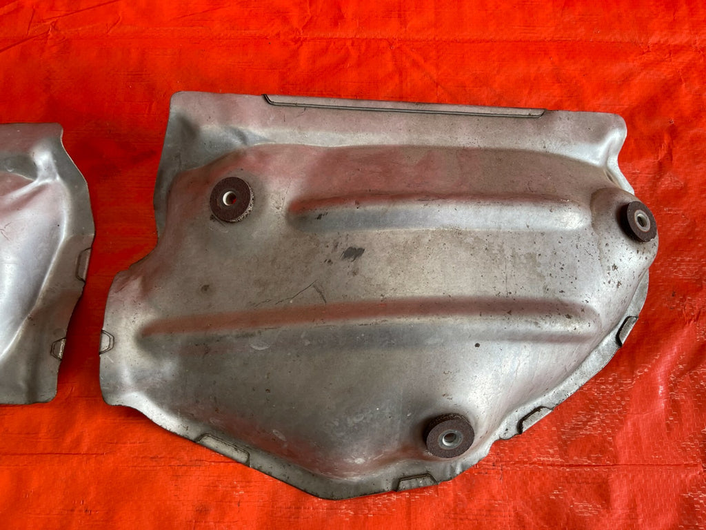 09 13 INFINITI   G37 2D COUPE   EXHAUST MANIFOLD HEAT SHIELD SET LEFT RIGHT OEM 2