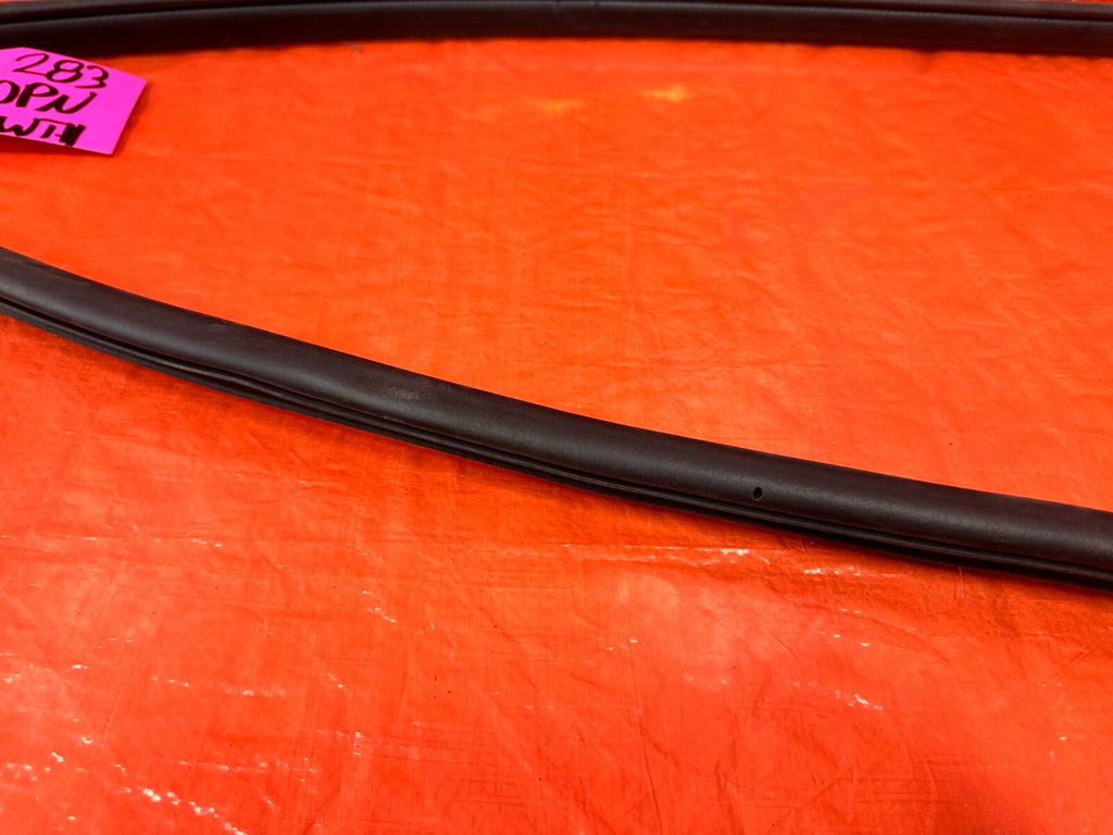 13 SUBARU IMPREZA WRX WAGON CHASSIS TO DOOR OPEN TRIM RUBBER STRIP RIGHT FRONT6