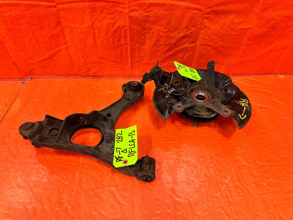 06 11 HONDA CIVIC SI 2D & 4D PASSENGER RIGHT FRONT SPINDLE KNUCKLE HUB OEM #2826