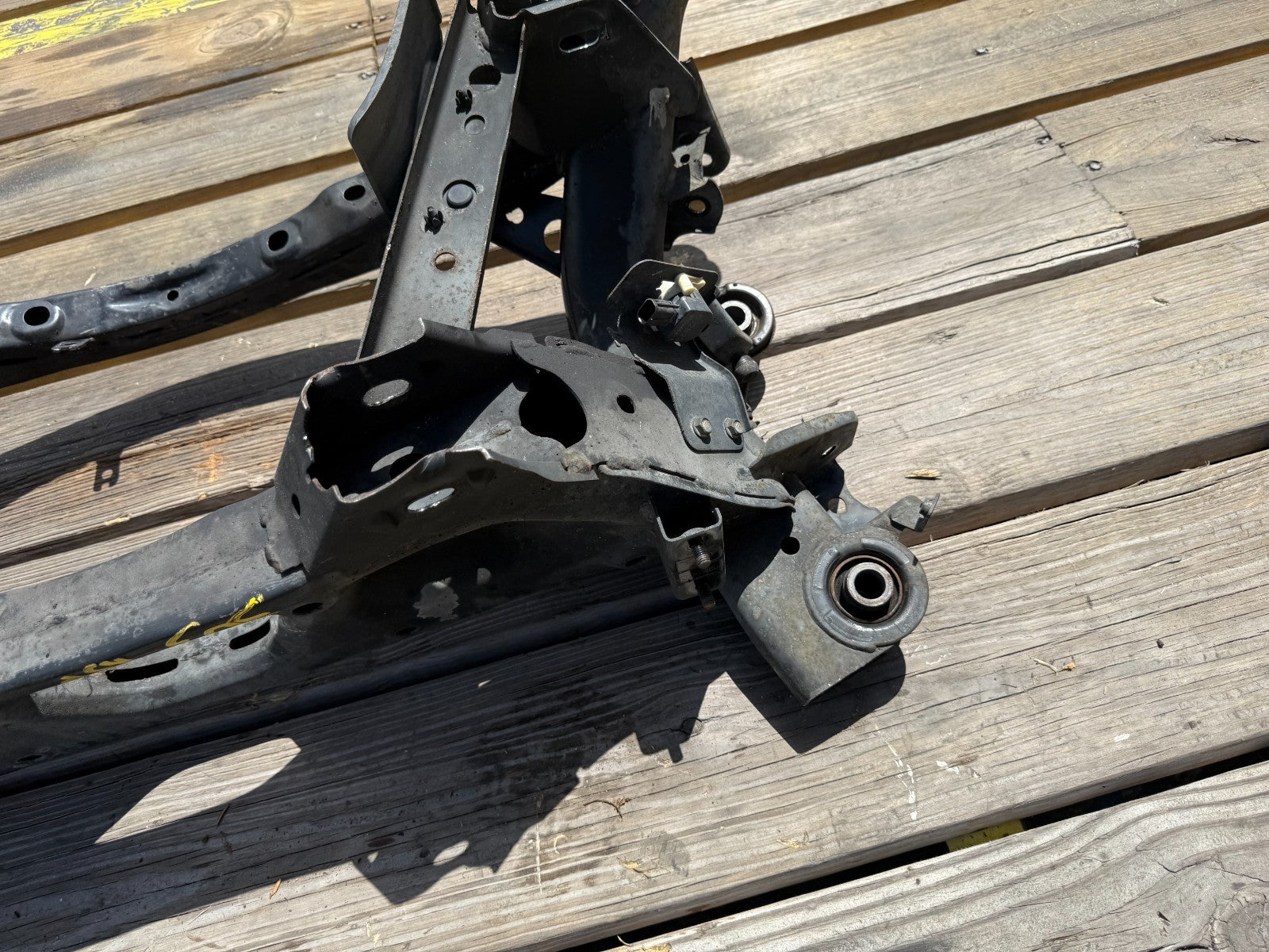 04 11 MAZDA RX8 RX 8   REAR SUB FRAME CROSSMEMBER MOUNTING BRACKETS   OEM 30315