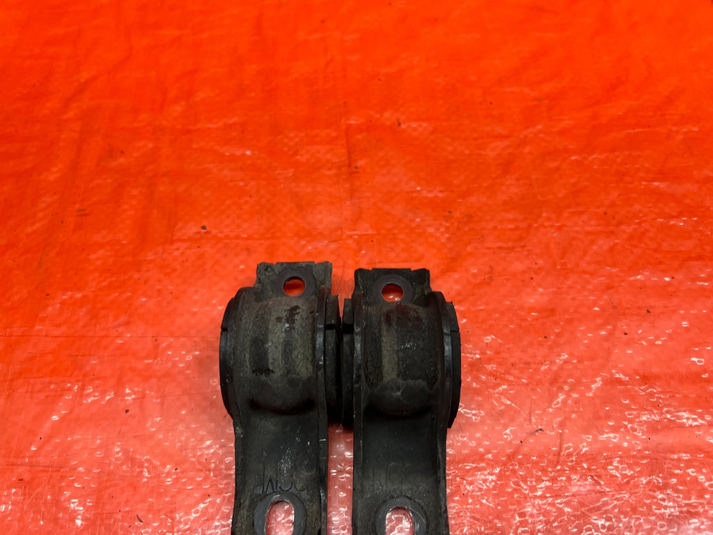 02 05 HONDA CIVIC SI EP3 HATCH REAR SWAY BAR MOUNTING BRACKET & BUSHINGS OEM 1766