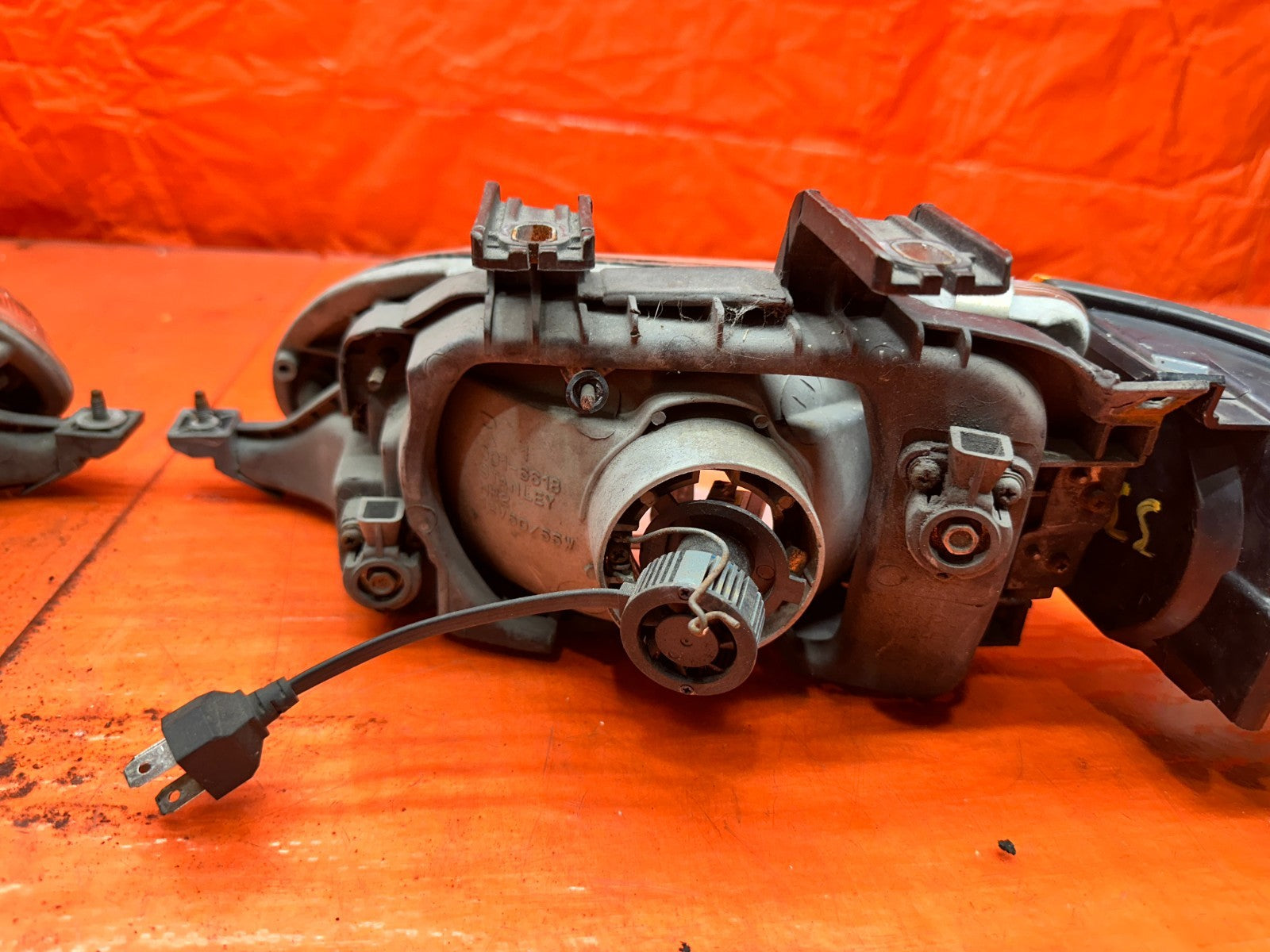 92 95 HONDA CIVIC 2D 3D   HEADLIGHTS LAMPS W/ CORNER LAMPS STANLEY   OEM #33312
