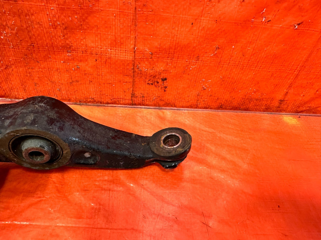 94 01 ACURA INTEGRA DRIVER LEFT FRONT SPINDLE KNUCKLE HUB & LOWER CONTROL ARM 0914