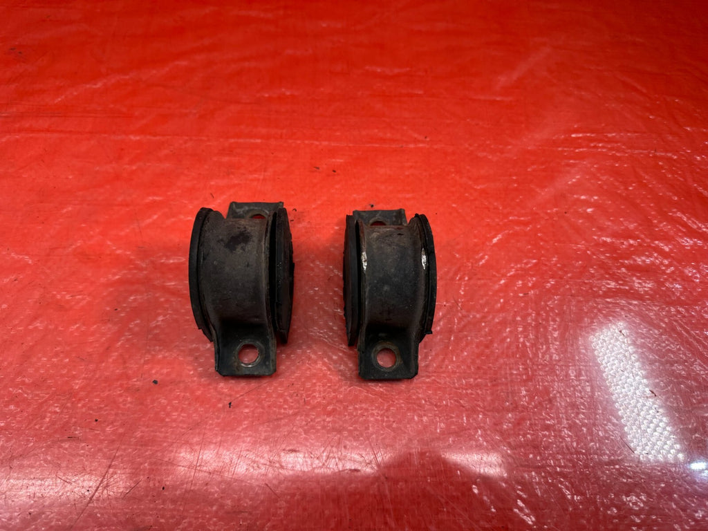 88 01 HONDA PRELUDE   FRONT SWAY BAR MOUNTING BRACKET & BUSHING SET   OEM #2105