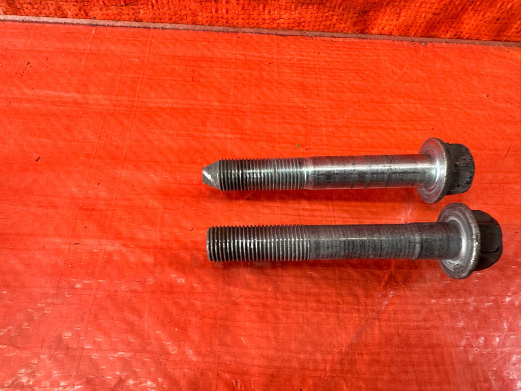 09 13 INFINITI G37 SEDAN  REAR SHOCK TO LOWER CONTROL ARM BOLTS HARDWARE OEM 2383