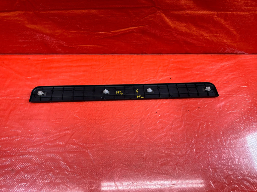 07 13 INFINITI G35 SEDAN FRONT LEFT / RIGHT FLOOR PILLAR DOOR SILL SCUFF PLATE8