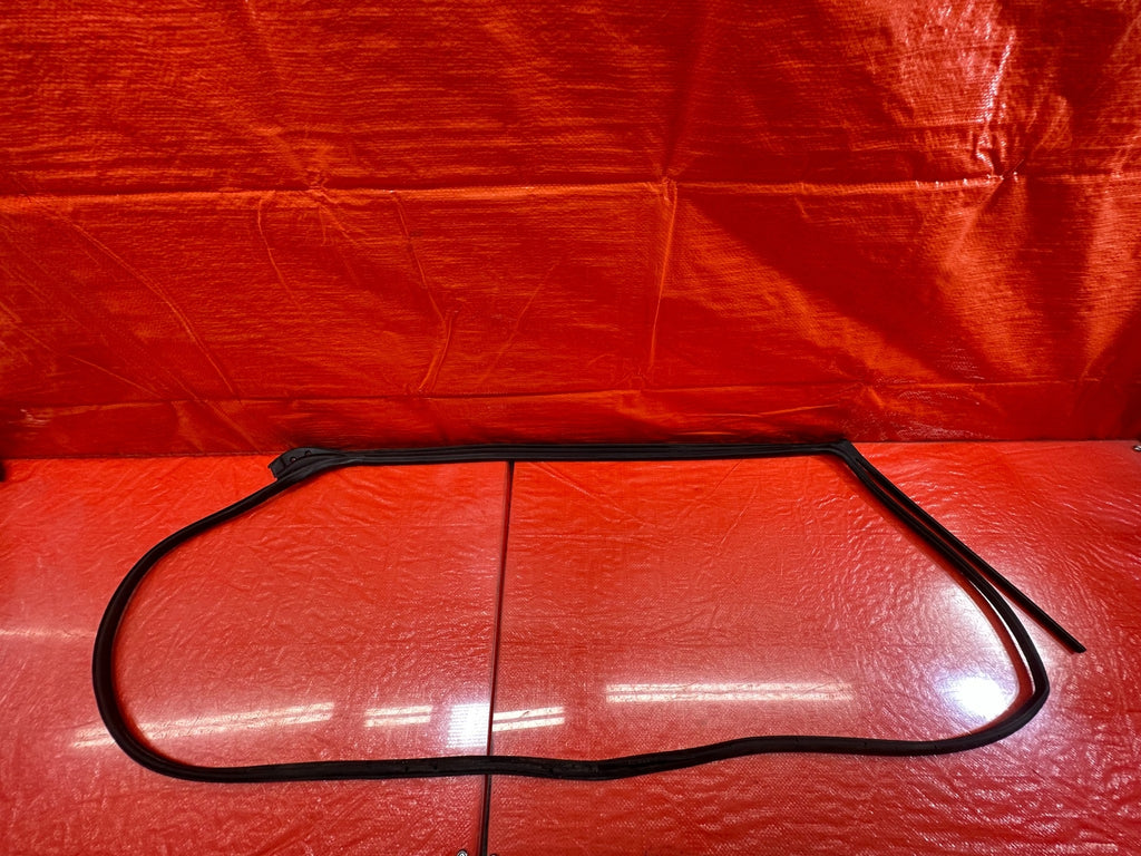 04 08 ACURA TSX   DRIVER LEFT REAR DOOR WEATHER STRIP TRIM SEAL GASKET OEM 2055