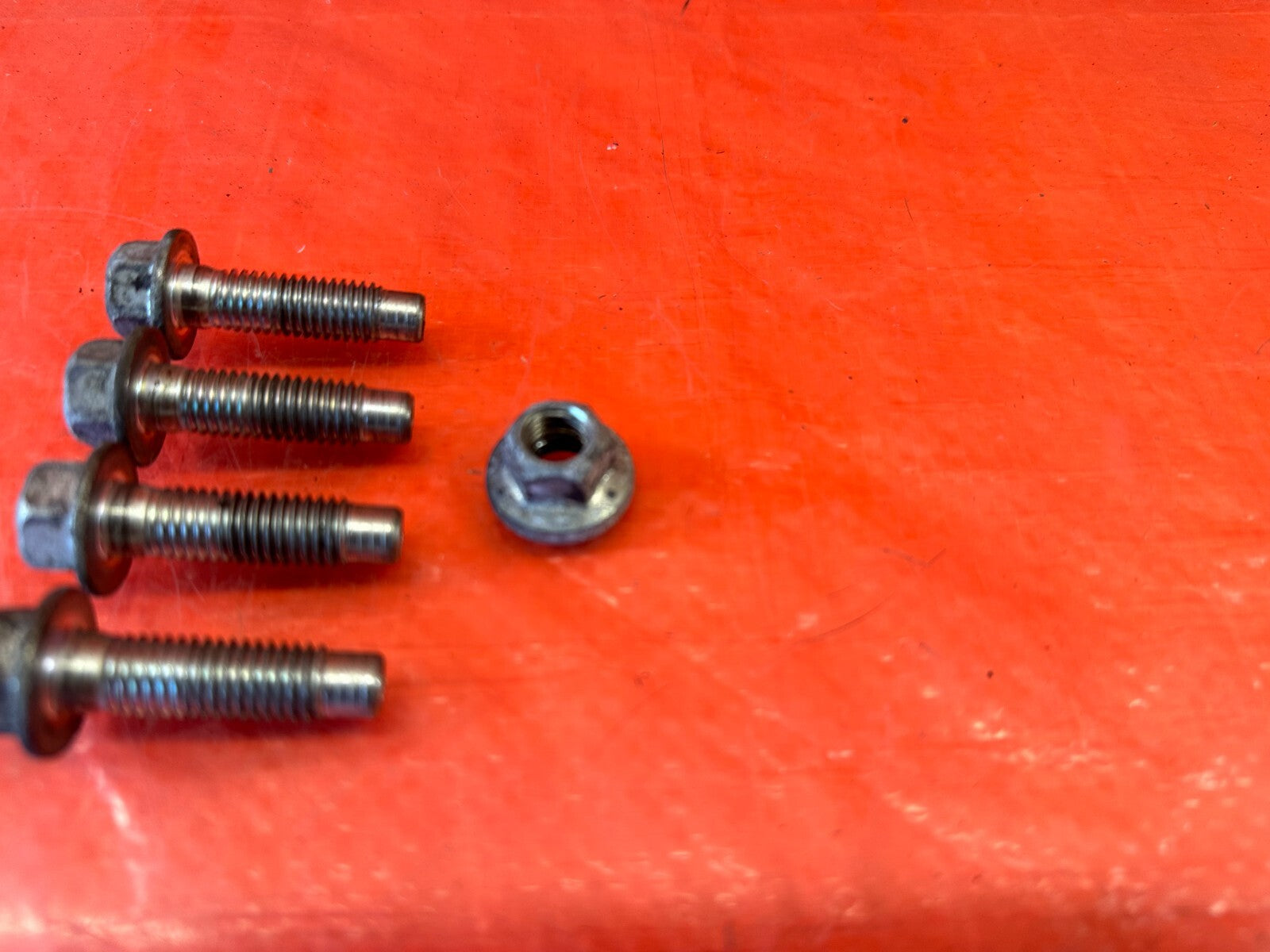 16 24 INFINITI Q50 3.0L PASSENGER RIGHT ENGINE MOUNT BRACKET BOLTS NUTS OEM 2421