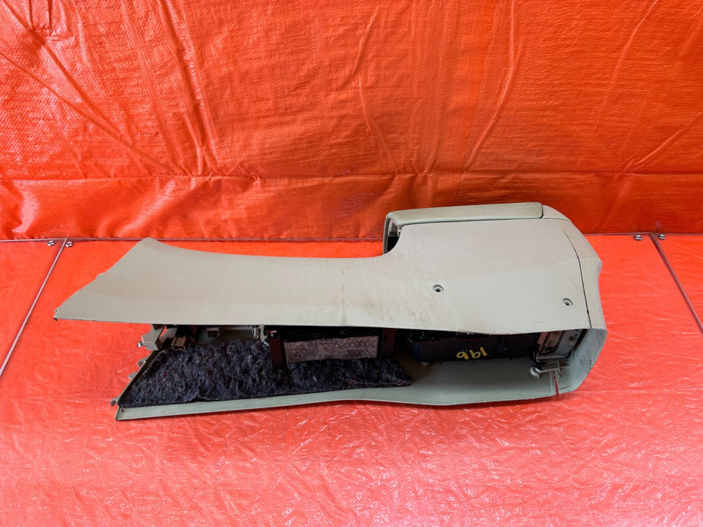 04 08 ACURA TSX   ARM REST / CENTER CONSOLE STORAGE COMPARTMENT BIN TAN OEM #19610