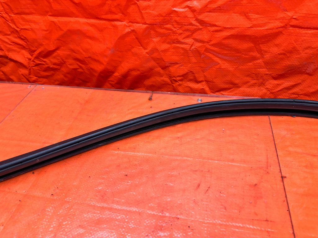 92 96 HONDA PRELUDE RIGHT DOOR WEATHERSTRIP SEAL OEM #3329