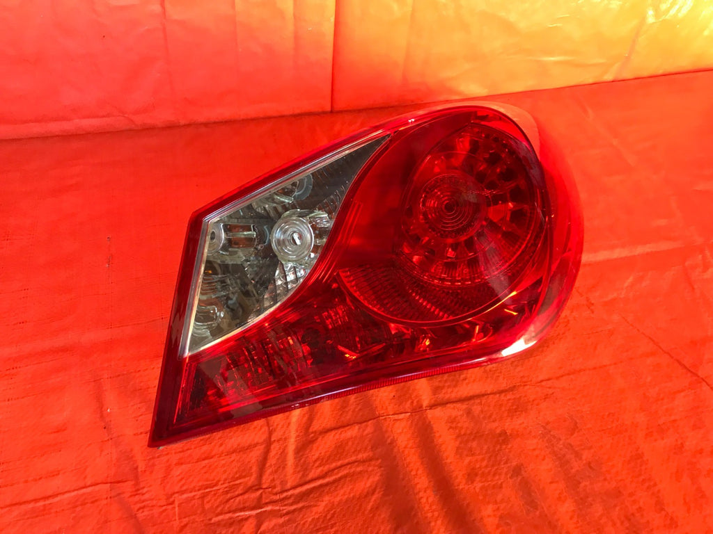 OEM 2012 2013 2014 HYUNDAI SONATA PASSENGER RIGHT OUTER TAIL LIGHT LAMP R RH .,0