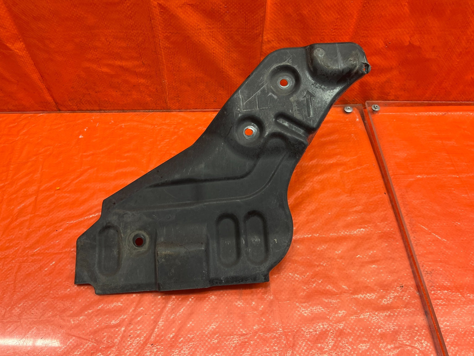 08 10 INFINITI G37 2D COUPE   SPLASH SHIELD REAR UNDER COVER RIGHT   OEM #1697