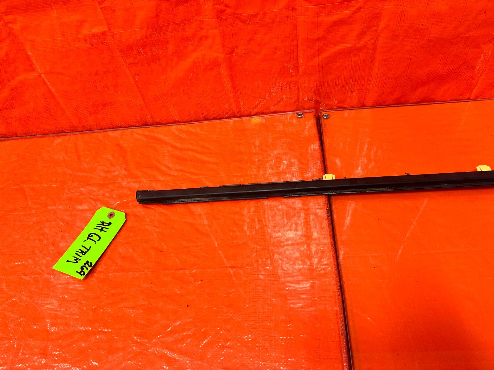 12 15 HONDA CIVIC SI 2D COUPE PASSENGER RIGHT FRONT EXTERIOR GLASS TRIM OEM 2698