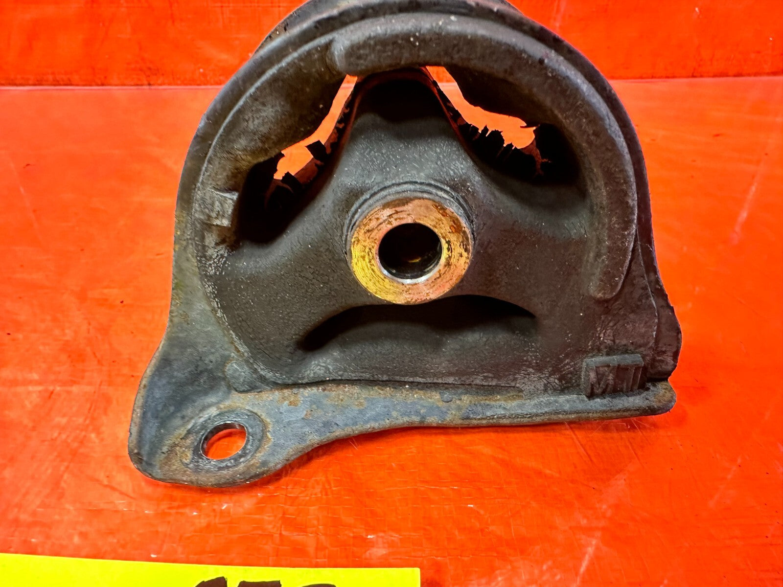 94 97 HONDA DEL SOL S & SI   92 00 CIVIC REAR ENGINE MOUNT MOTOR MOUNT OEM 2721