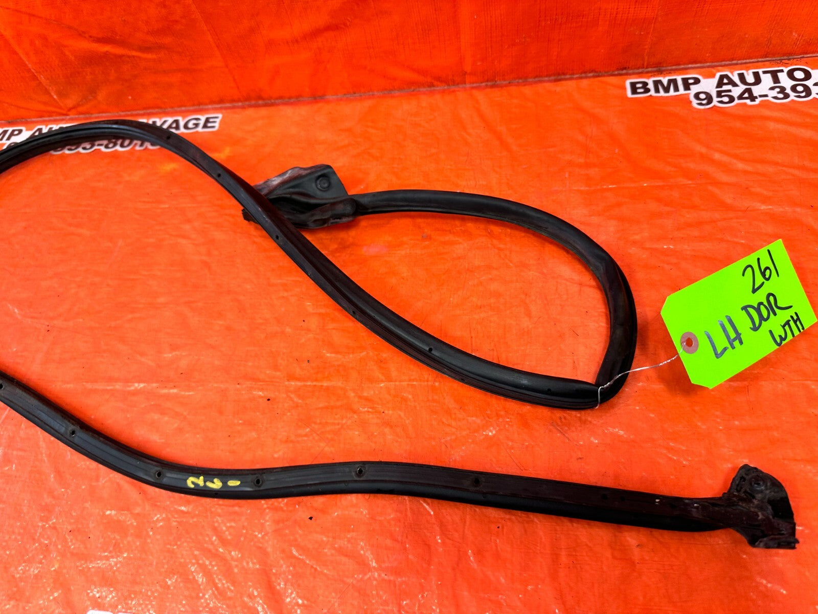 02 10 LEXUS SC430   DRIVER LEFT DOOR WEATHER STRIP GASKET   OEM FACTORY #266