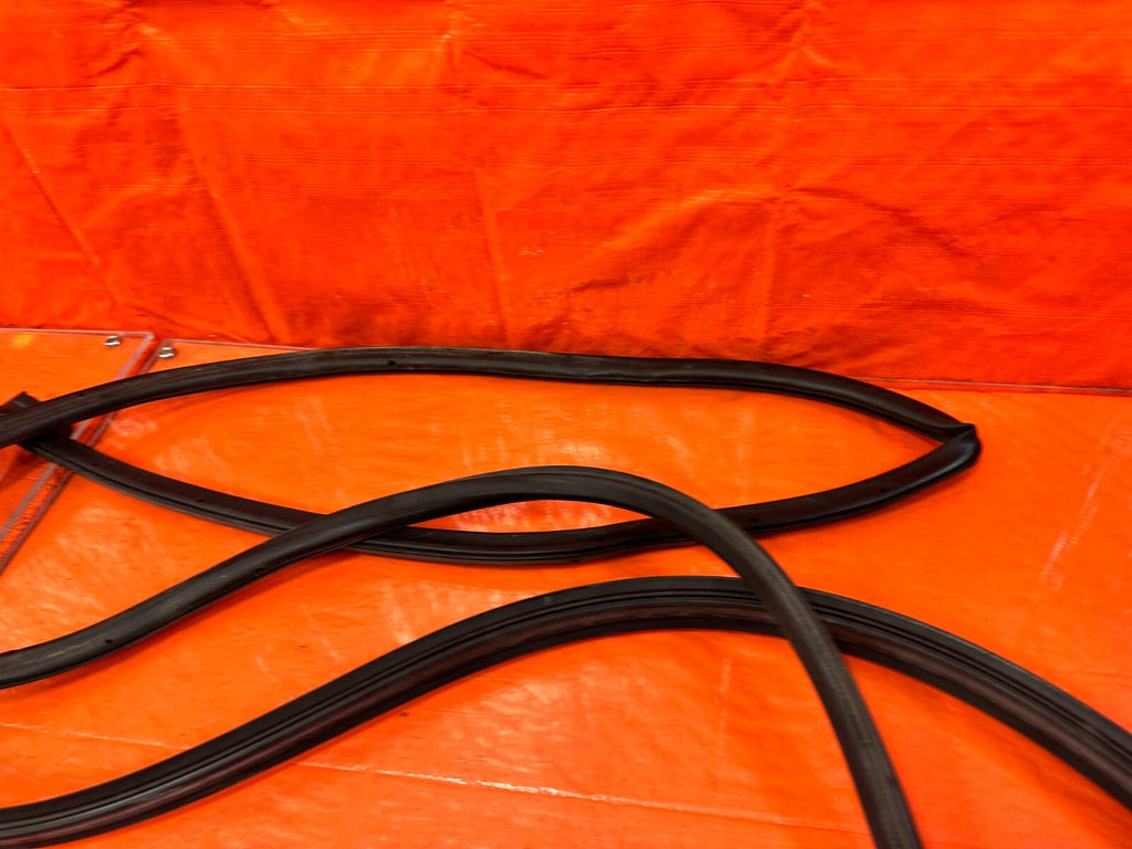 06 11 HONDA CIVIC 2D COUPE   PASSENGER RIGHT  WEATHER STRIP TRIM SEAL GASKET OEM4