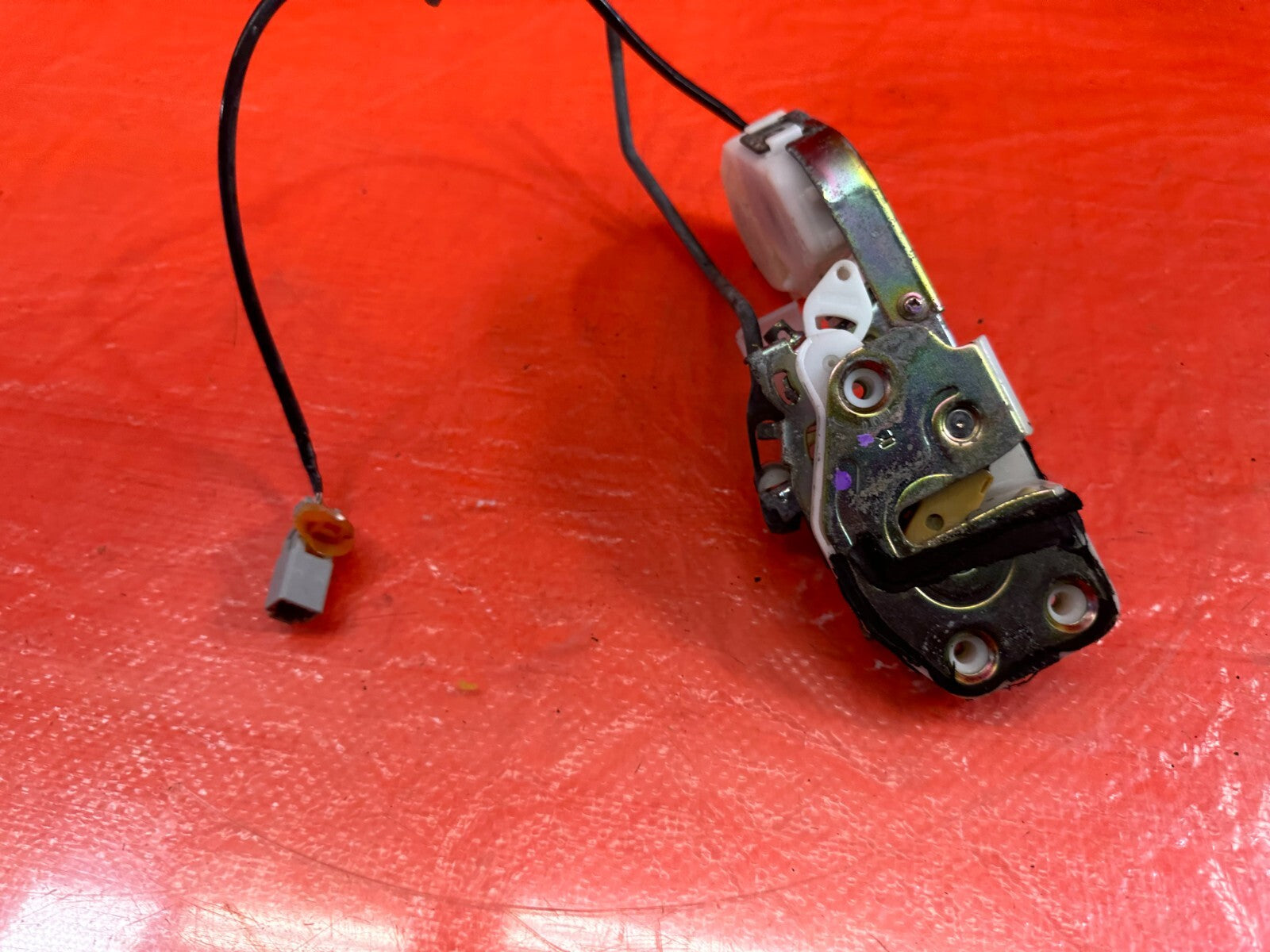 97 01 HONDA PRELUDE   PASSENGER RIGHT FRONT DOOR LOCK ACTUATOR   OEM #2105