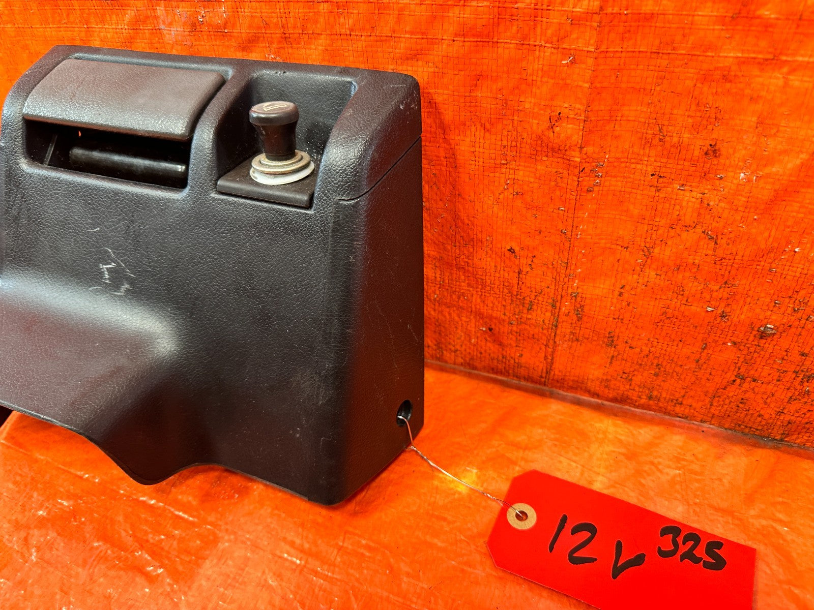 90 91 HONDA CIVIC HATCH   DASHBOARD 12V 12 VOLT CENTER STORAGE CONSOLE OEM 3257