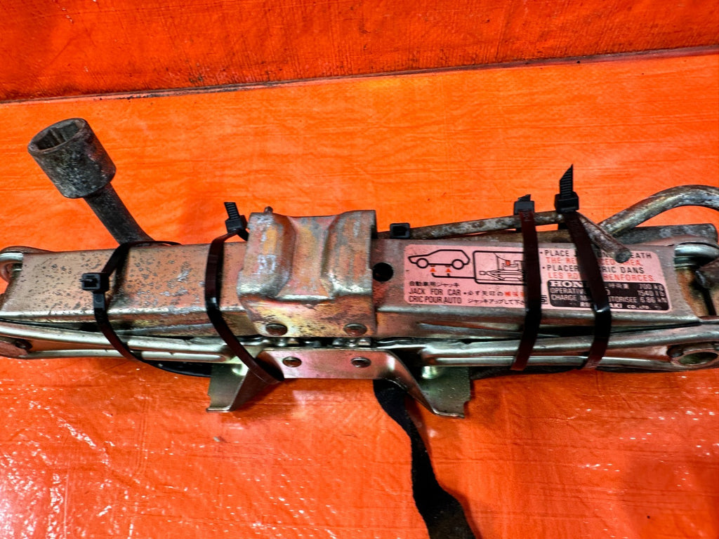 97 01 HONDA PRELUDE SPARE TIRE JACK WITH ALL ASSOCIATED TOOLS AND POUCH OEM 3237