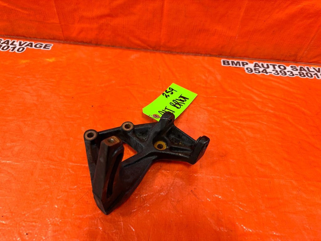 93 01 HONDA PRELUDE   H22 ENGINE MODELS ONLY   ALTERNATOR BRACKET   OEM #2590