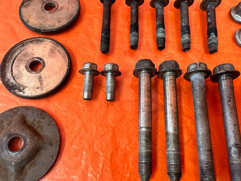 08 15 INFINITI G37 Q60   FRONT SUBFRAME CROSSMEMBER CARRIER BOLTS   OEM 3288