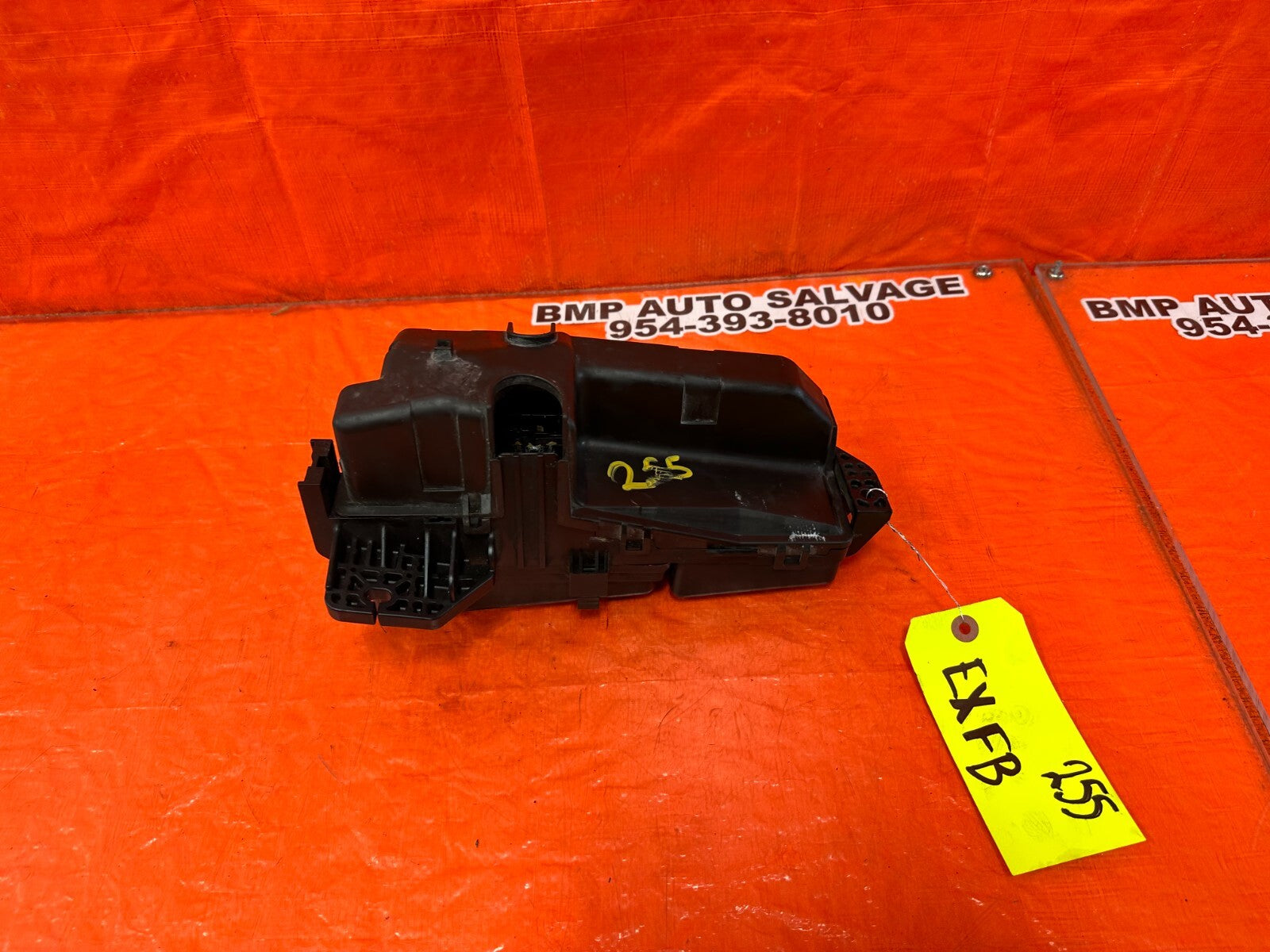 2005 05 ACURA TSX   EXTERIOR / ENGINE BAY   FUSE BOX PANEL   OEM FACTORY #2555