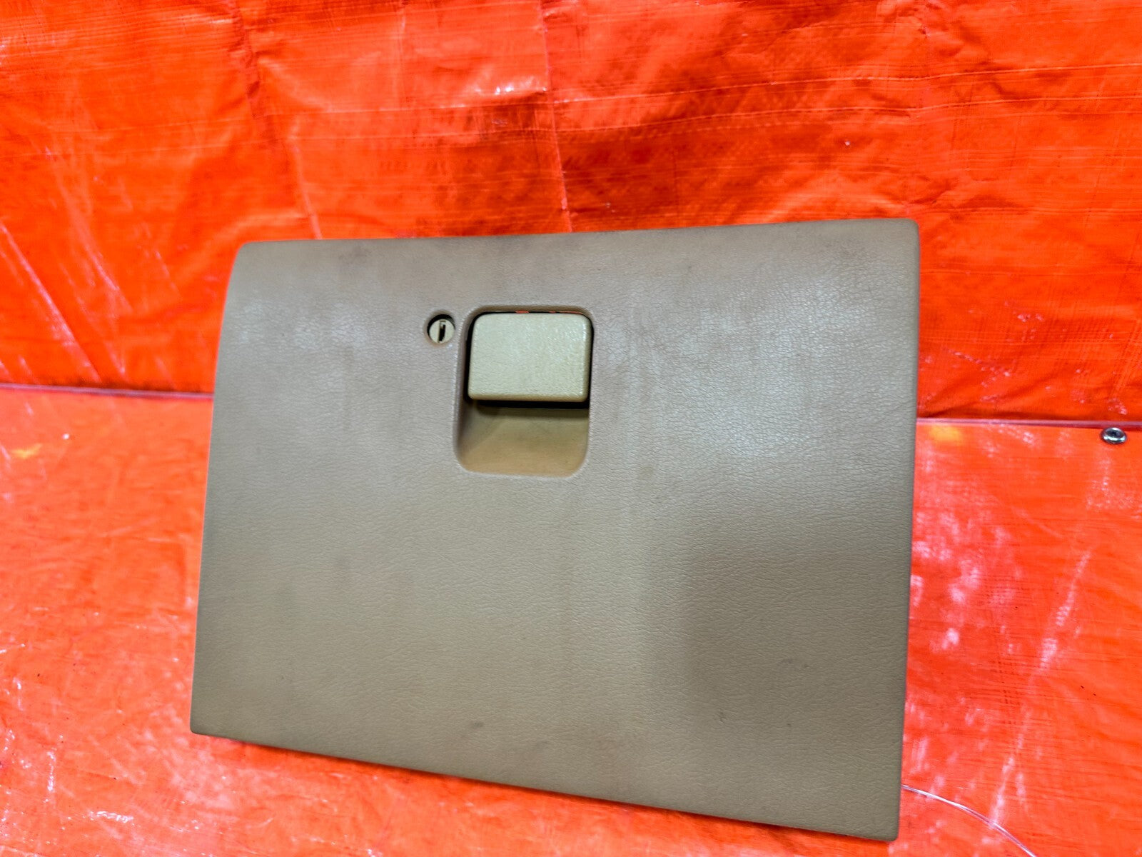 90 93 MAZDA MX 5 MIATA   GLOVE BOX ASSEMBLY   TAN BROWN COLOR   OEM #2678