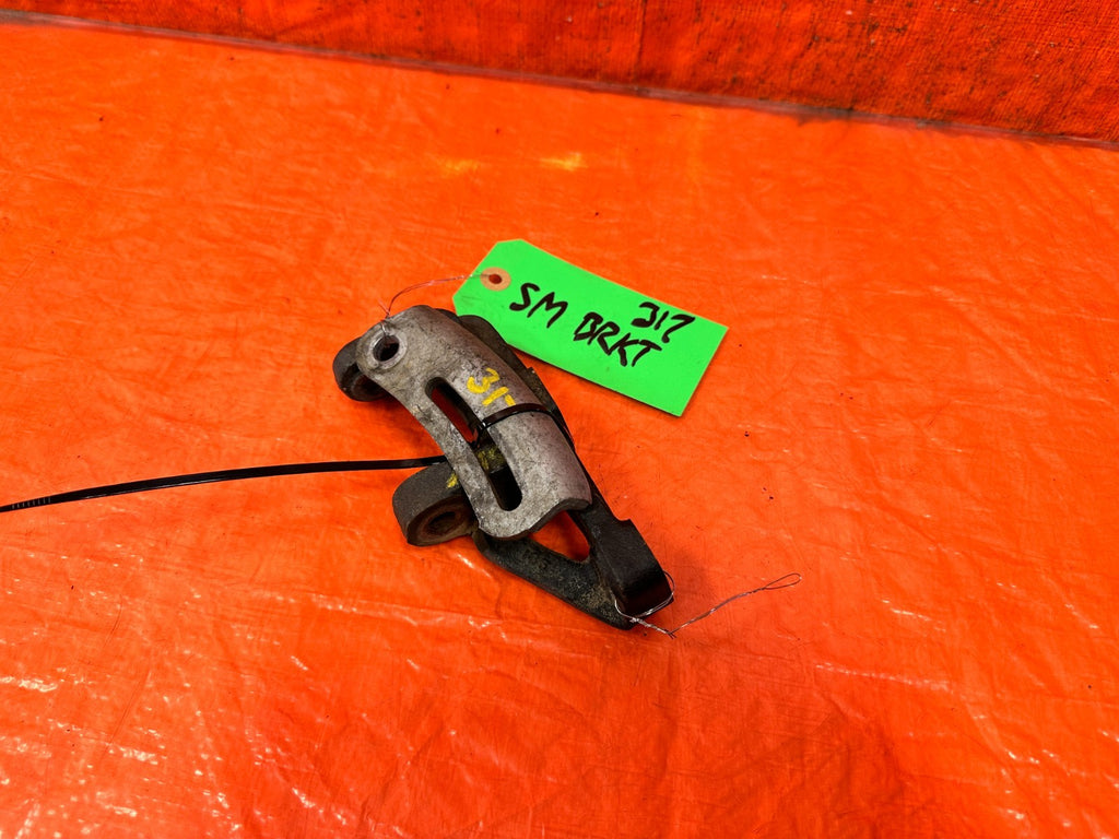90 91 HONDA CIVIC HATCHBACK   D15B2 SOHC   ALTERNATOR MOUNTING BRACKET OEM 3170