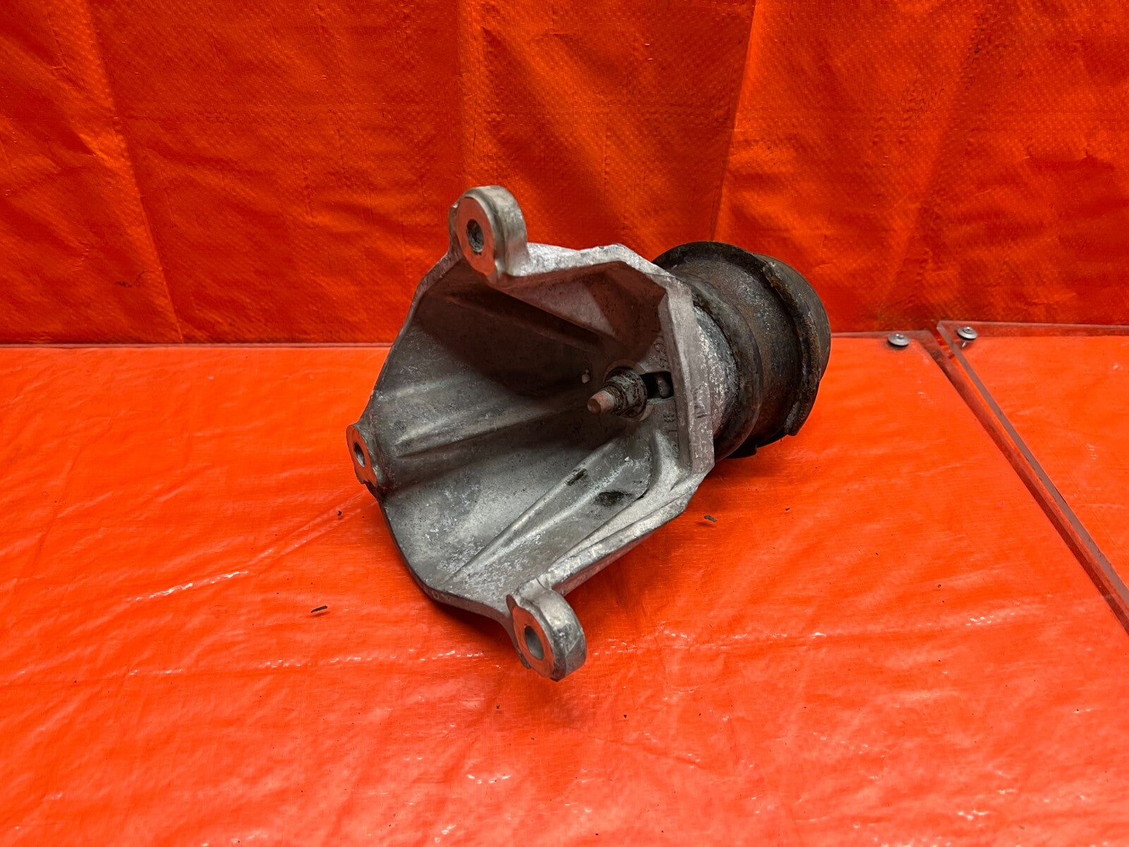09 12 INFINITI FX35   PASSENGER RIGHT MOTOR MOUNT & BRACKET   OEM FACTORY #1167