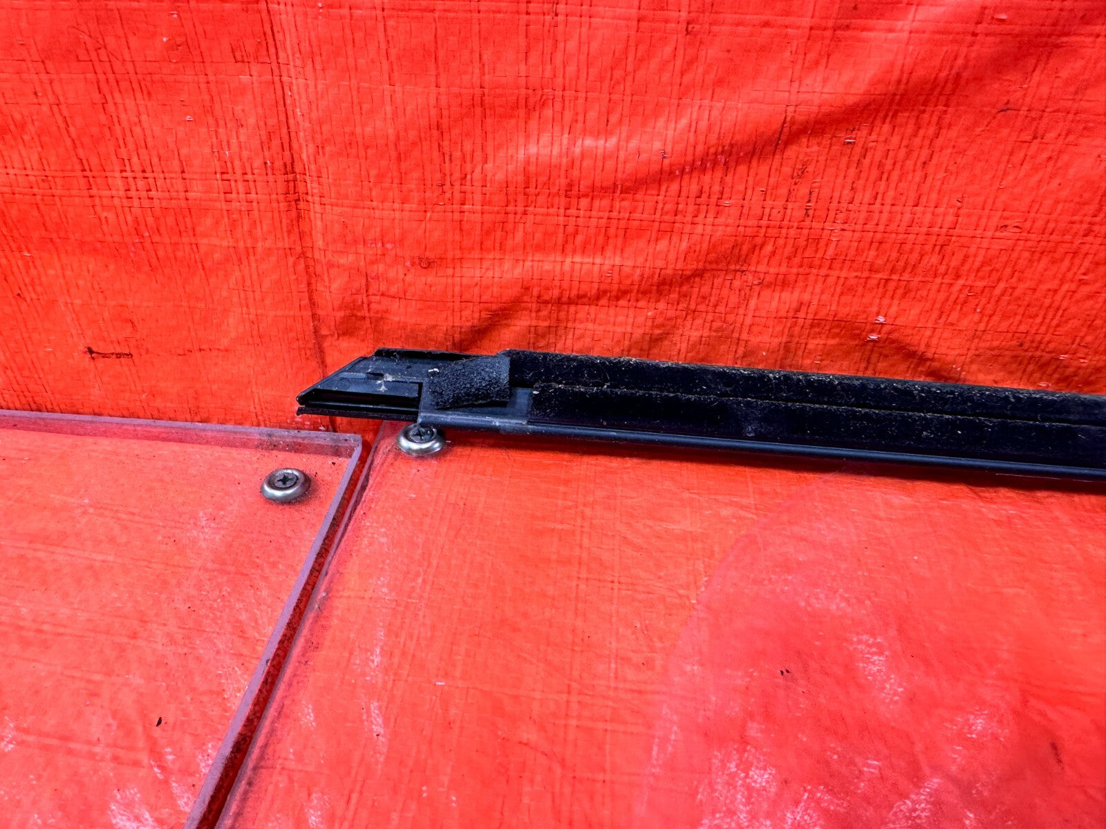FRS BRZ & 86   PASSENGER RIGHT EXTERIOR WINDOW GLASS TRIM   OEM #2936