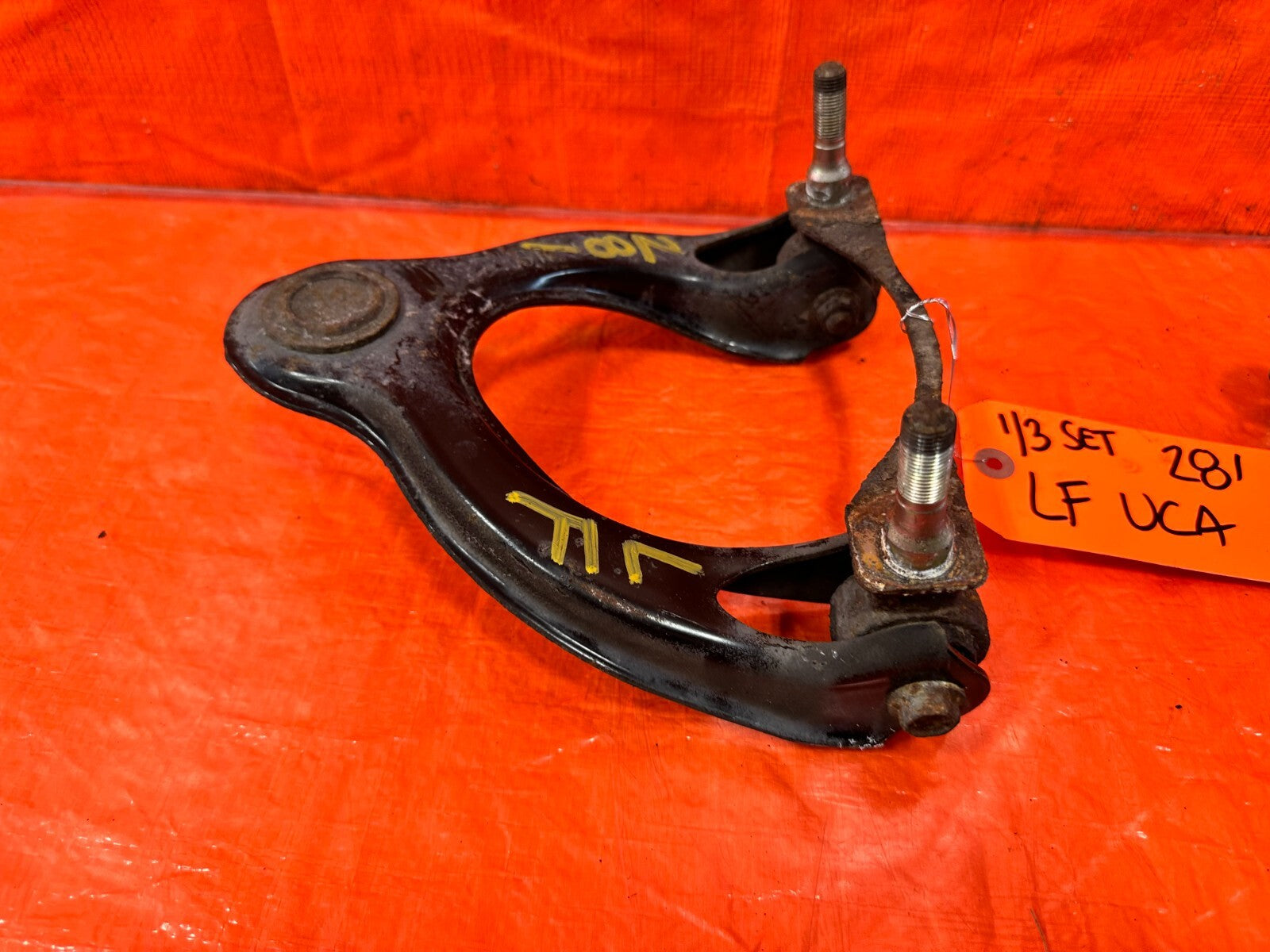 94 01 ACURA INTEGRA DRIVER LEFT FRONT SPINDLE KNUCKLE HUB & LOWER CONTROL ARM 816