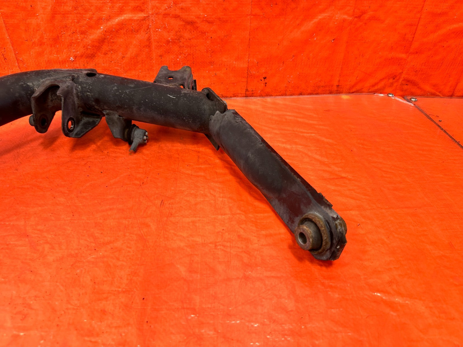 02 05 HONDA CIVIC SI EP3 HATCH   DRIVER LEFT REAR LOWER TRAILING CONTROL ARM 3086