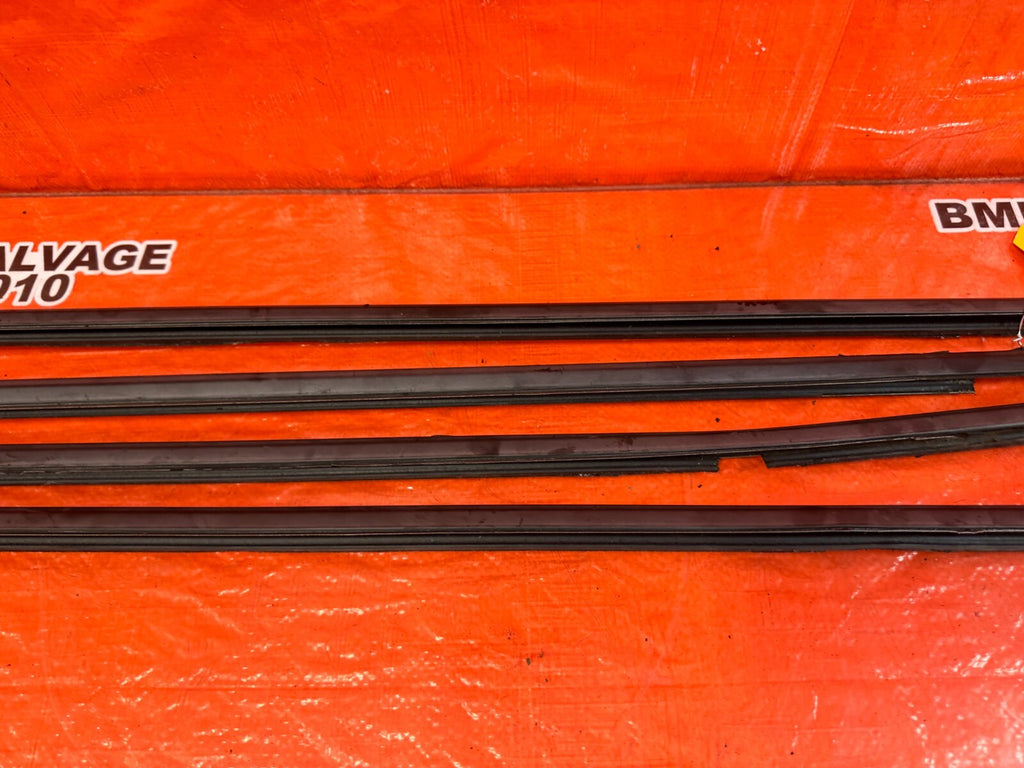 06 11 CIVIC 4D SEDAN   EXTERIOR DOOR WINDOW GLASS TRIM SET LEFT RIGHT   OEM #2606