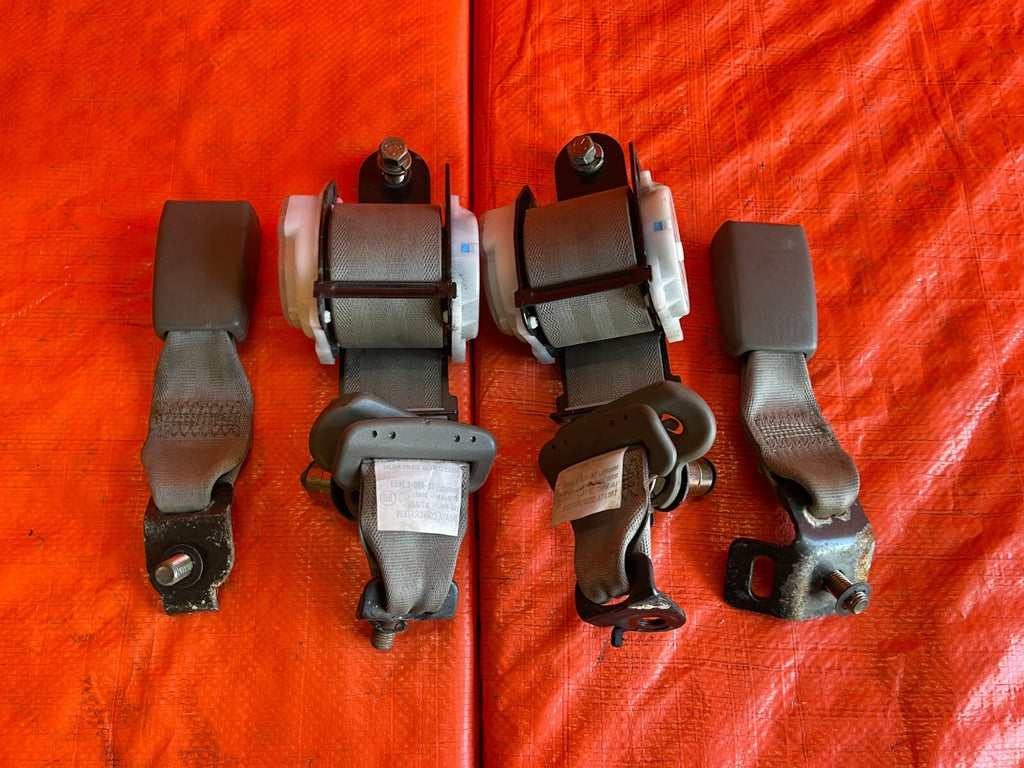 02 06 ACURA RSX   REAR SEAT BELT SET   LEFT RIGHT DRIVER PASSENGER TAN OEM #710