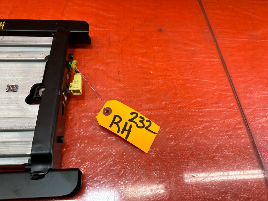09 15 INFINITI G37 CONVERTIBLE ROLL BAR PROTECTOR SEAT ADJUSTMENT BAR RIGHT #2321