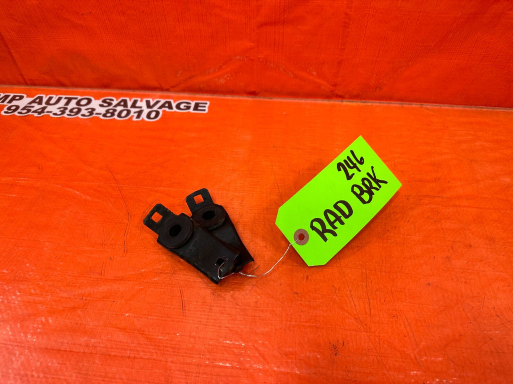 94 01 ACURA INTEGRA   RADIATOR MOUNTING BRACKET SET LEFT & RIGHT B18   OEM #2465