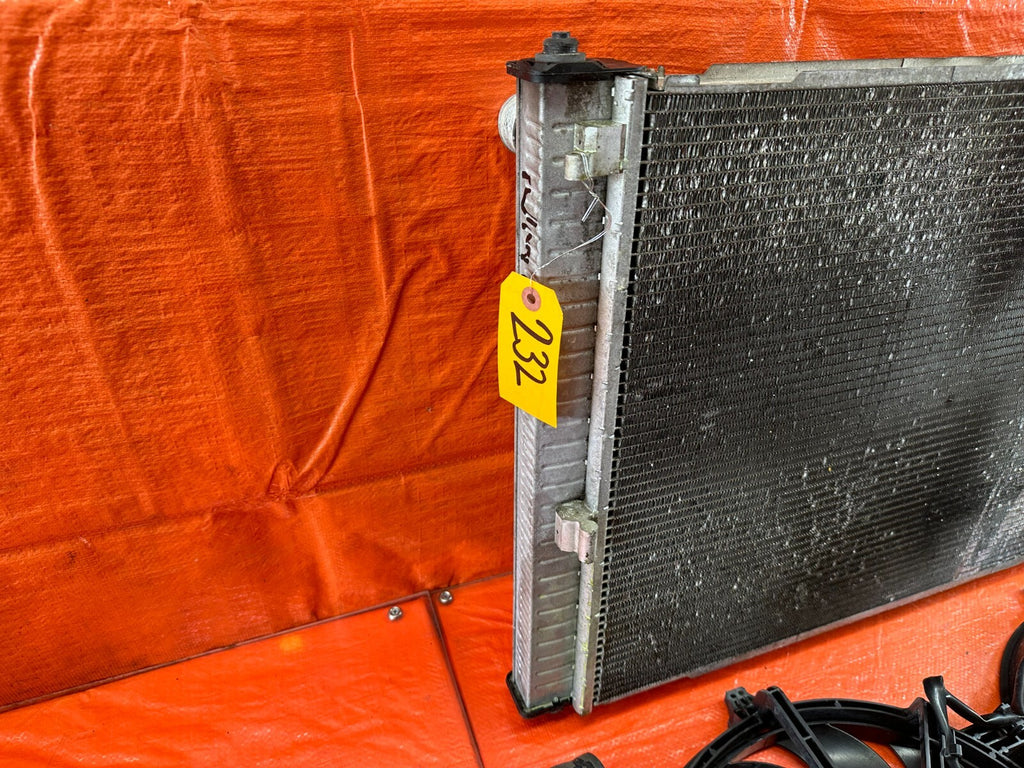 08 15 INFINITI G37 Q60   6 SPEED MANUAL RADIATOR W/ FANS & HOSES   OEM #23210