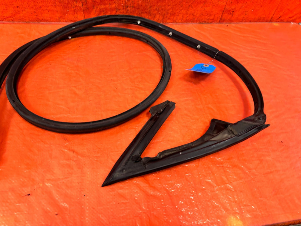 10 16 HYUNDAI GENESIS COUPE DRIVER LEFT DOOR WEATHER STRIP RUBBER SEAL GASKET 181