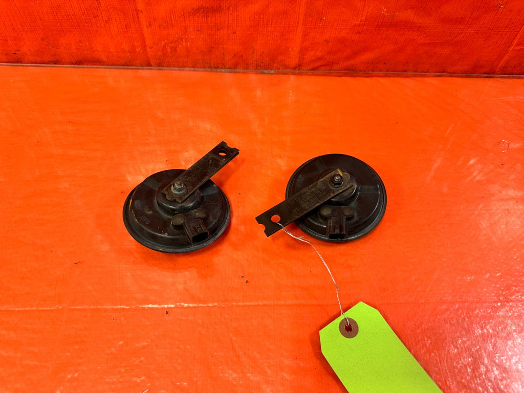 13 16 HYUNDAI GENESIS COUPE   HORN SET / HIGH AND LOW NOTE HORNS   OEM #2993