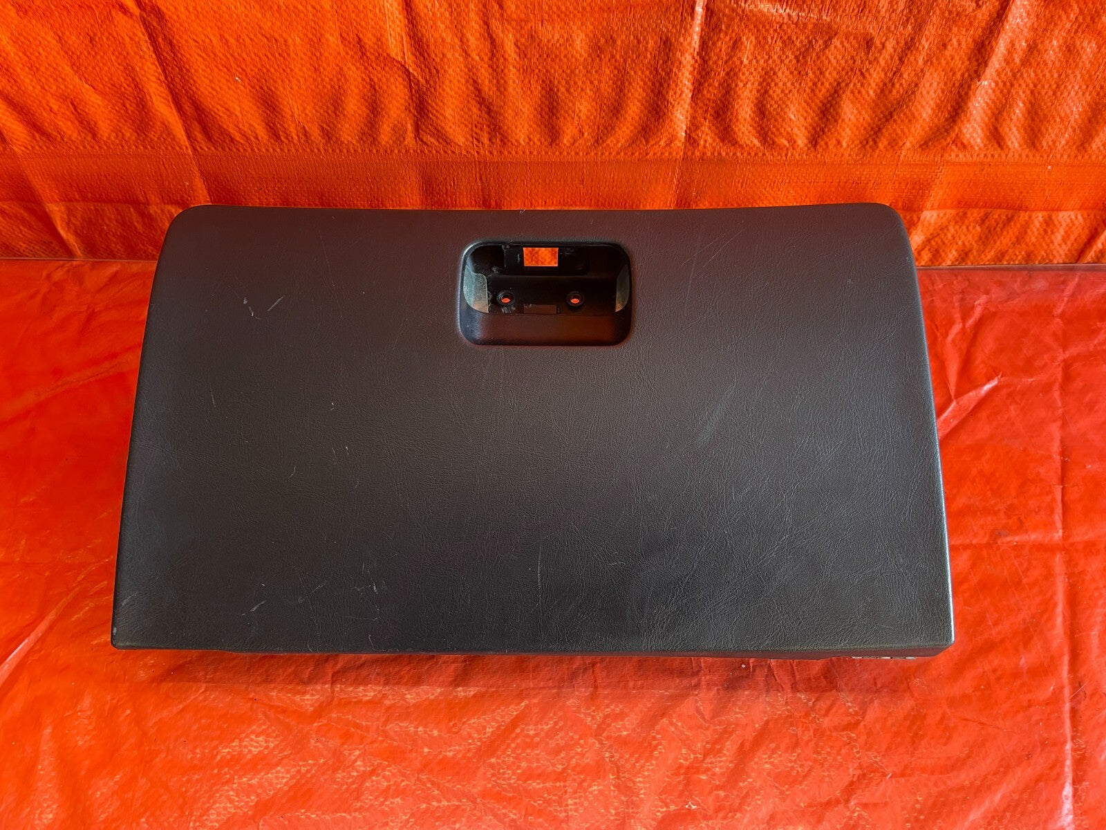 94 01 ACURA INTEGRA 2 & 4 DOOR   GLOVE BOX   BLACK   NO LOCK PRESENT   OEM #800