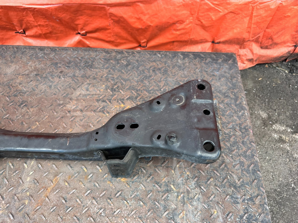 02 10 LEXUS SC430   FRONT SUBFRAME CROSSMEMBER SUB FRAME ENGINE CRADLE OEM 2886
