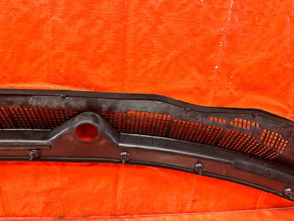 96 00 HONDA CIVIC   WINDSHIELD WIPER COWL TRIM PLASTIC   OEM FACTORY OE   #2979