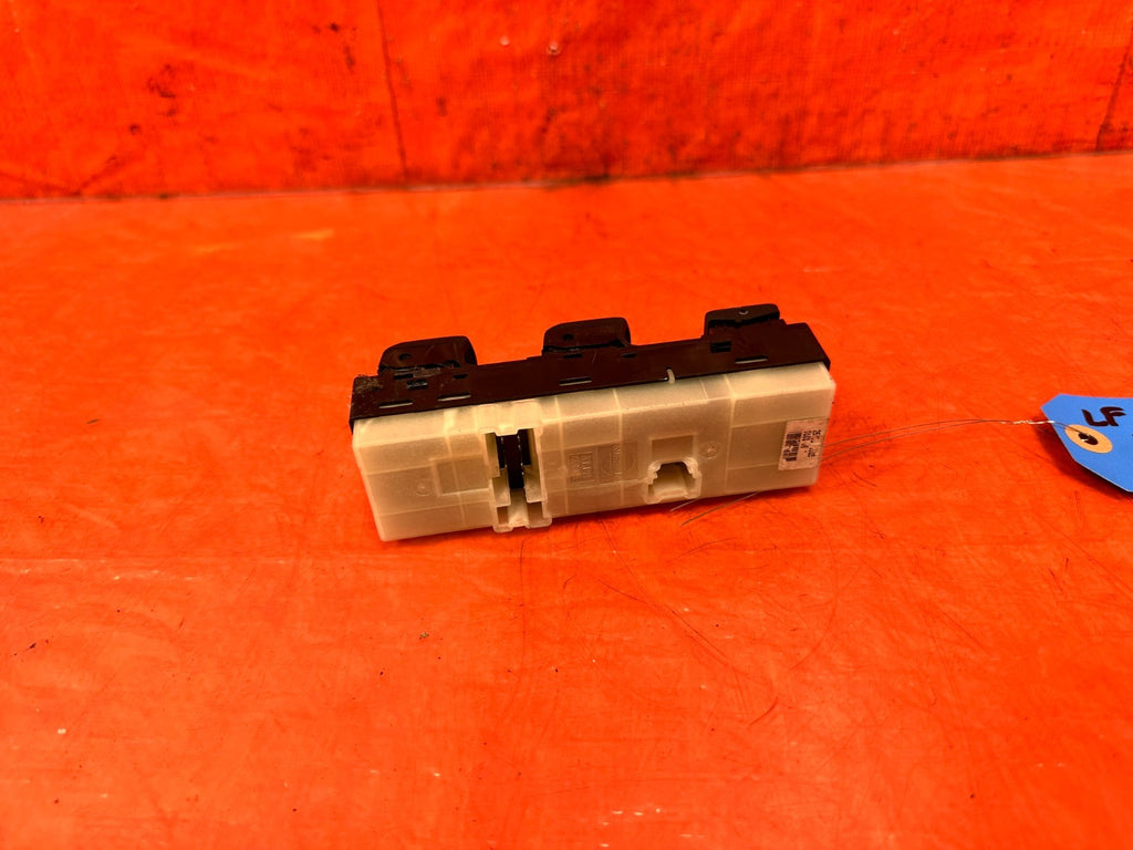 09 15 INFINITI G37 CONVERTIBLE   DRIVER LEFT MASTER WINDOW SWITCH OEM #3102