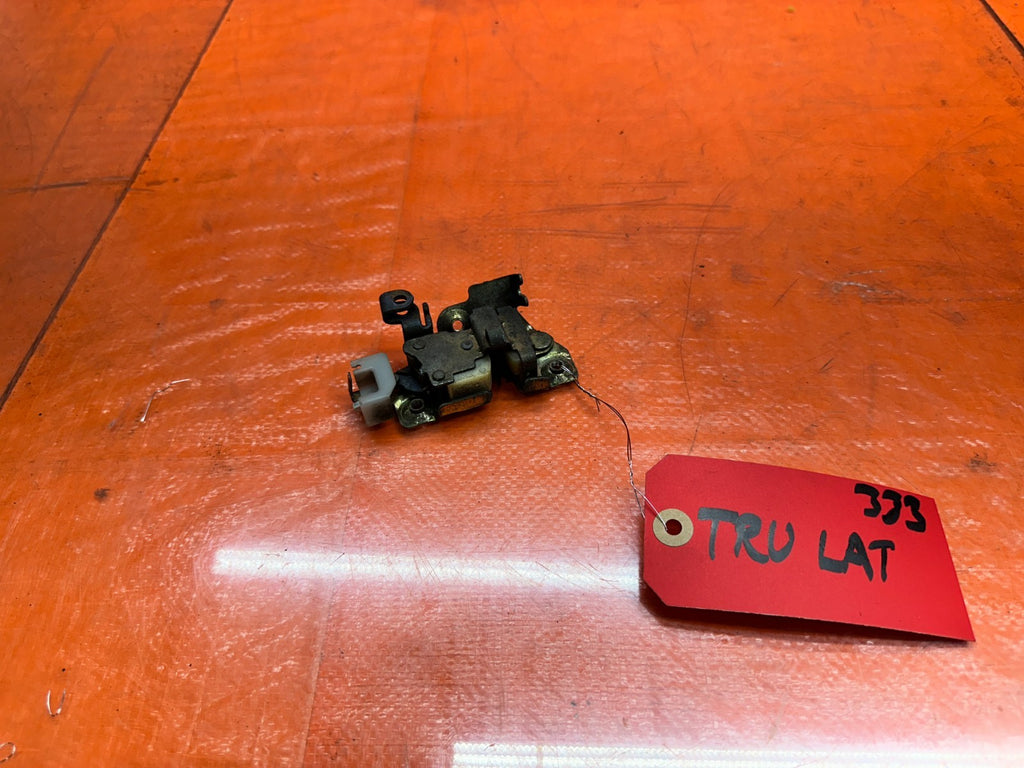 92 95 HONDA CIVIC EX 1.6L 2D COUPE   REAR TRUNK LOCK LATCH CATCH   OEM #3330