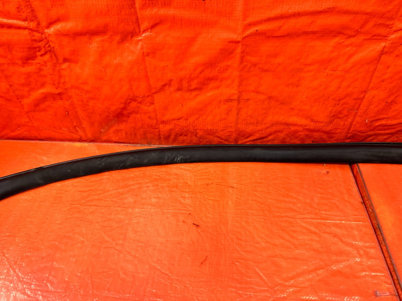 10 16 HYUNDAI GENESIS COUPE   DRIVER LEFT DOOR UPPER WEATHER STRIP SEAL OEM #3185