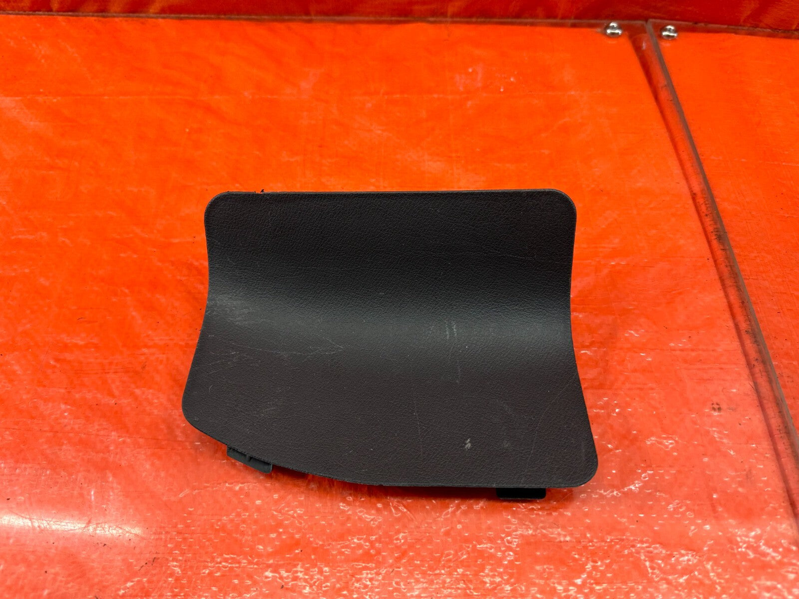 02 05 HONDA CIVIC SI EP3 HATCHBACK   TAIL LIGHT TRIM PLASTIC COVER LEFT OEM #2160