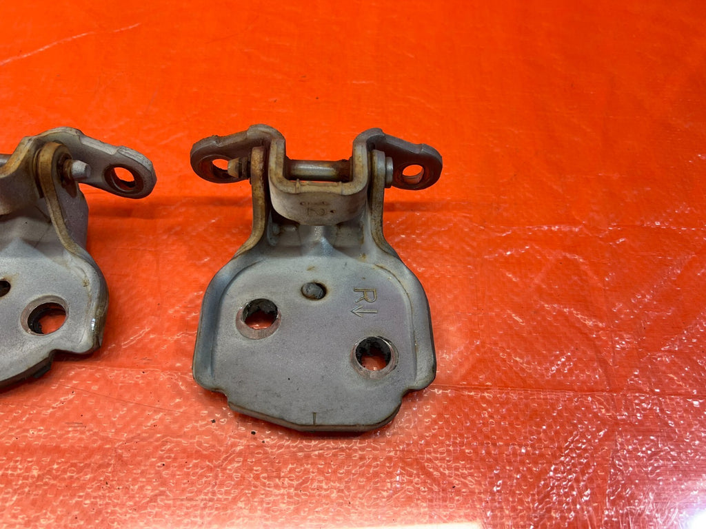 90 93 ACURA INTEGRA   PASSENGER RIGHT FRONT DOOR HINGE SET UPPER LOWER OEM #1544