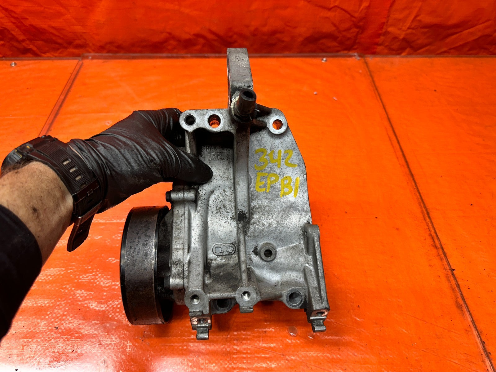 04-05 ACURA TSX 4D 2.4L K24A2 ENGINE COOLING WATER PUMP HOUSING #3420