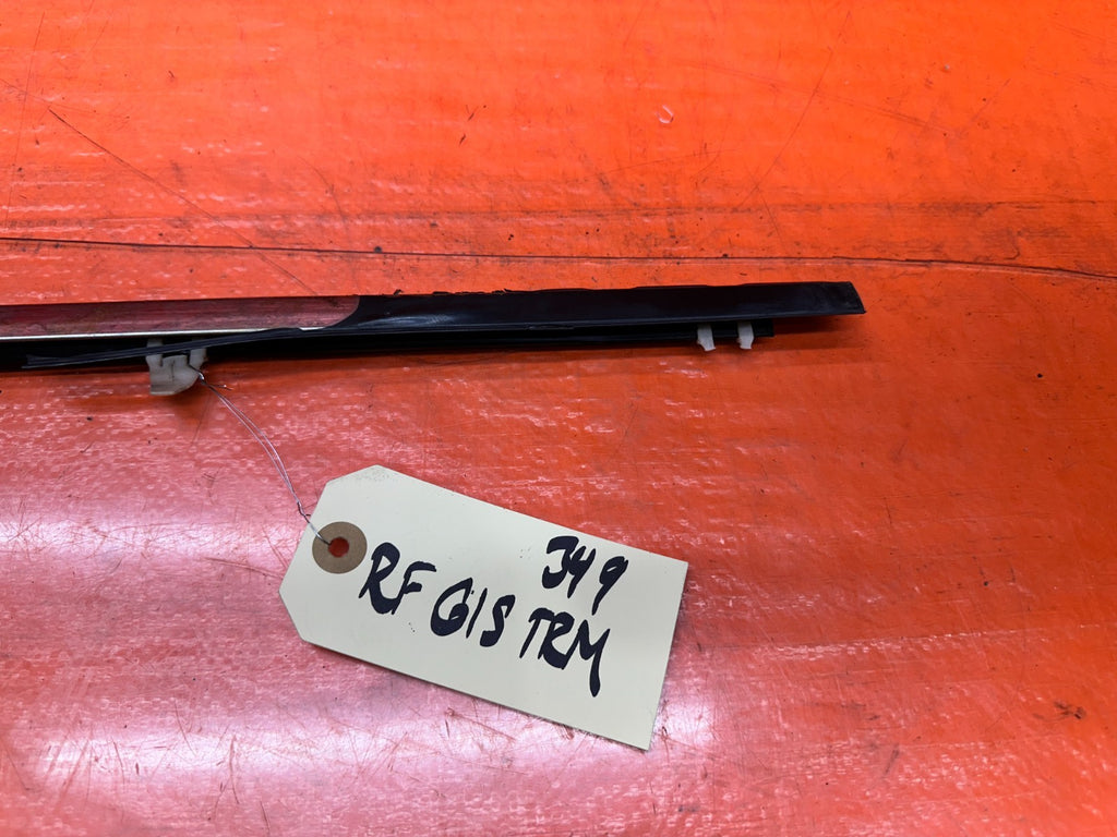 1994-2001 ACURA INTEGRA 2D PASSENGER RIGHT DOOR GLASS OUTER TRIM MOLD OEM #3494
